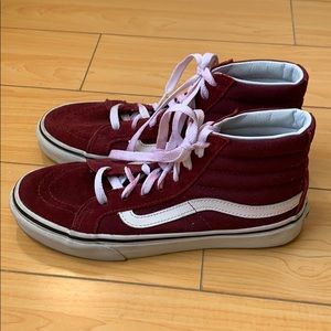 Vans Sk8-Hi. Maroon, Slim fit. Barely used!!